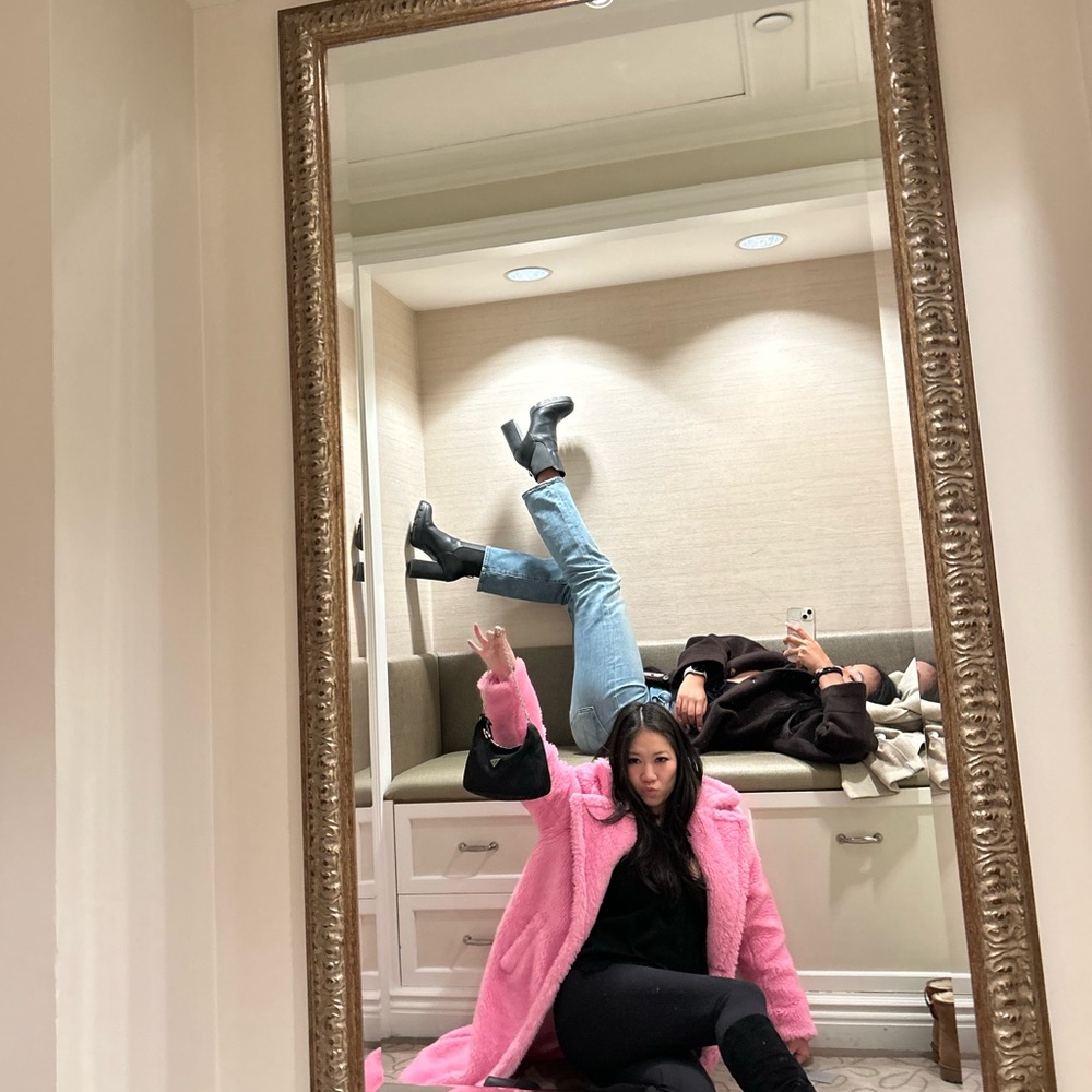 Meet your Posher, Marissa and Bella!